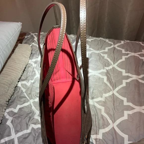 Louis Vuitton Neverfull MM - Picture 8 of 12